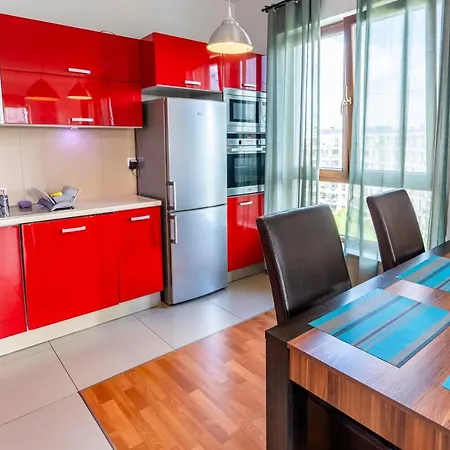 First -- Zoliborz 3 ורשה