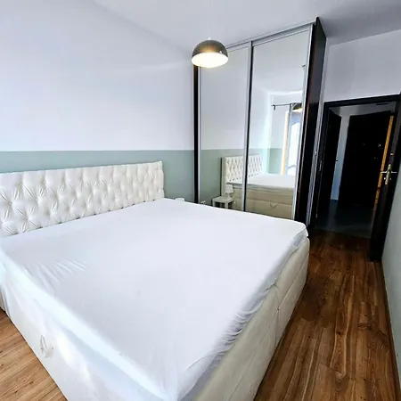 First -- Zoliborz 3 Apartamento